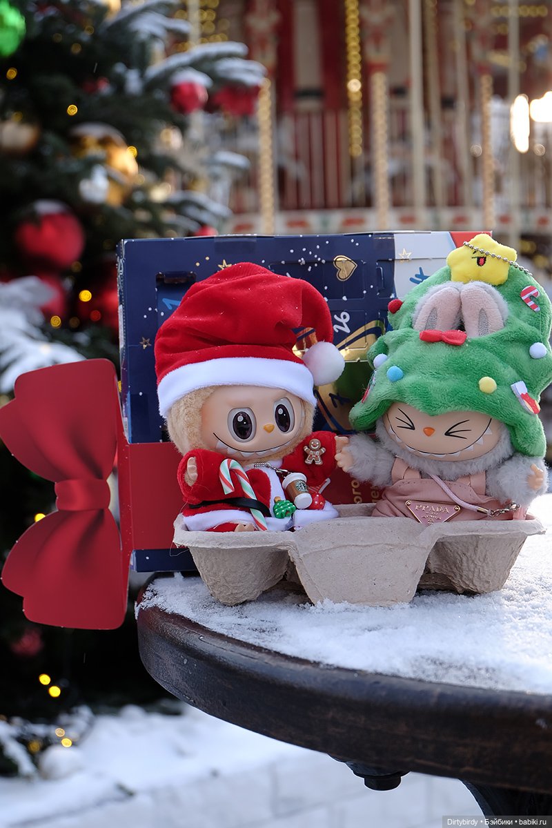 Новогодние забавы наших пушистых монстриков🎄🍬🎠🍿