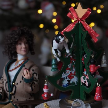 Скучать не приходится 😸🎄