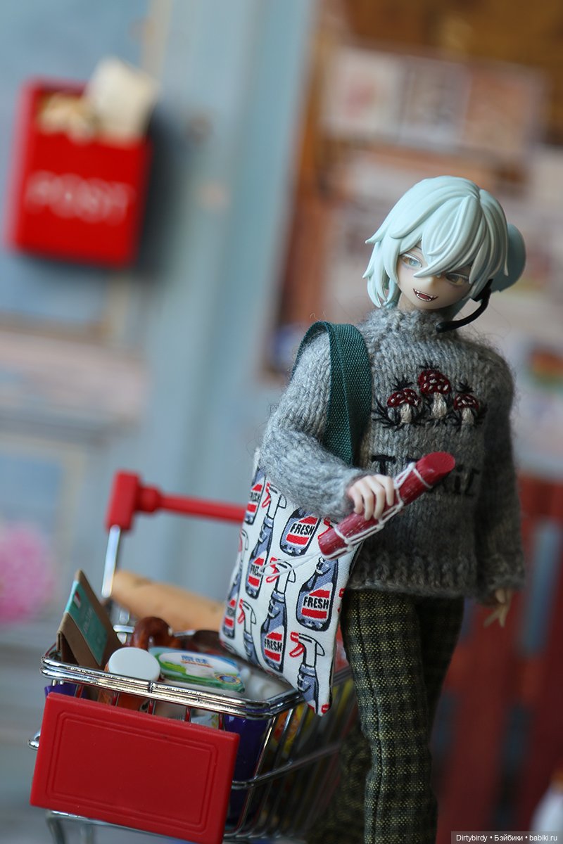 А за колбасой вы последний