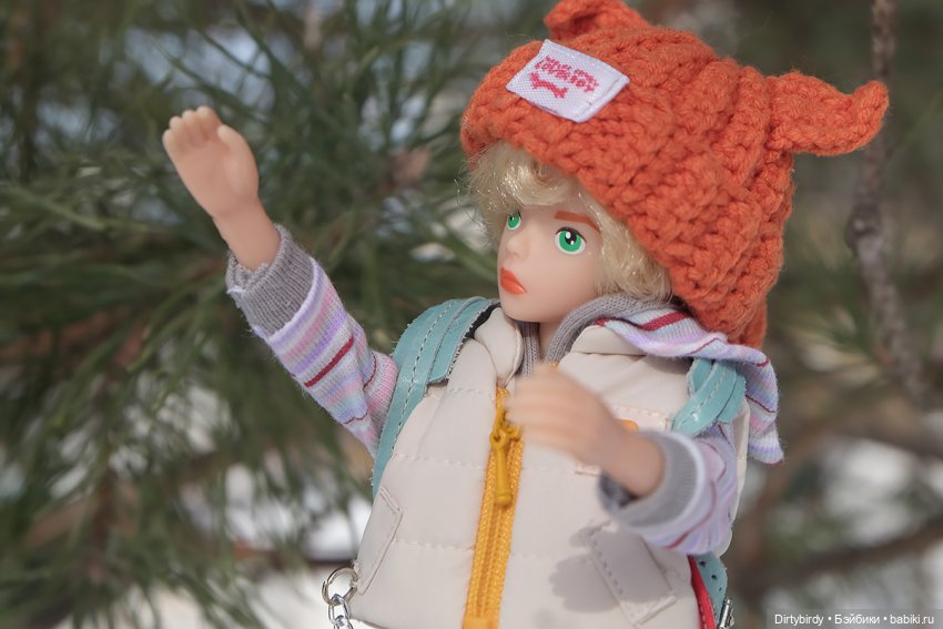 Измеряем февральские сугробы с мини Феликсом