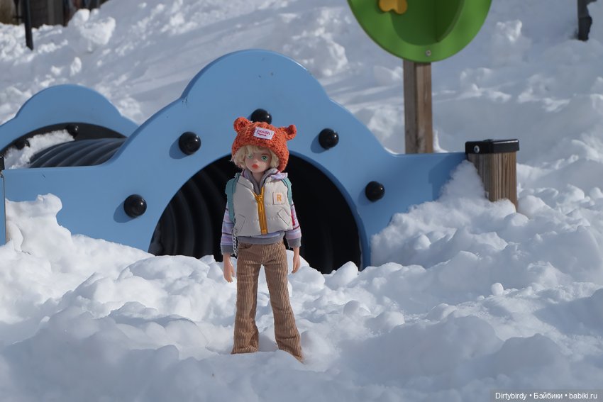 Измеряем февральские сугробы с мини Феликсом