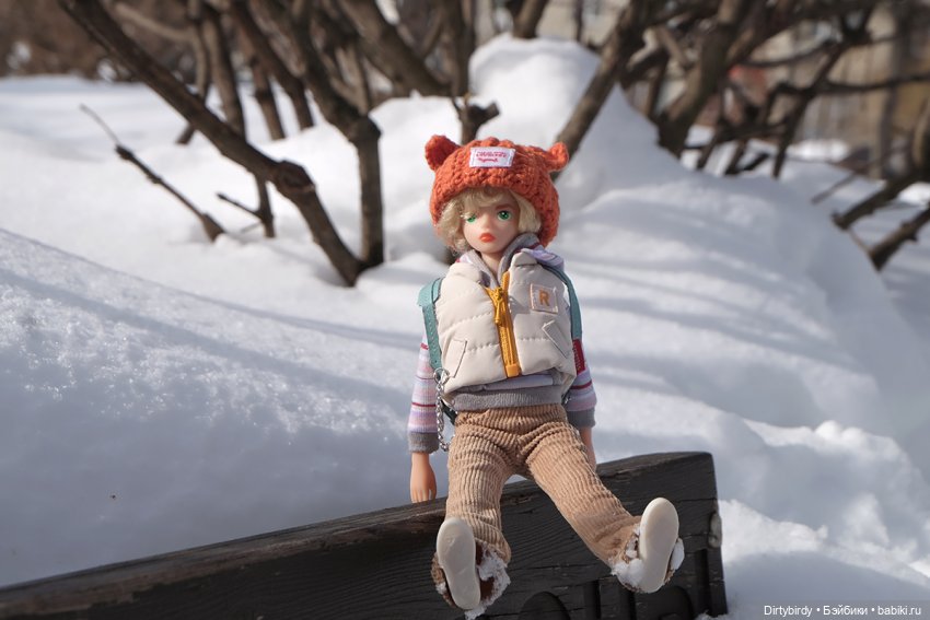 Измеряем февральские сугробы с мини Феликсом