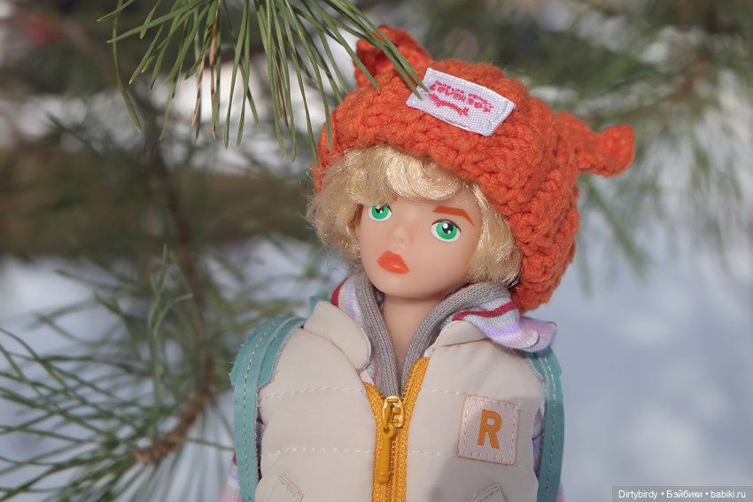 Измеряем февральские сугробы с мини Феликсом