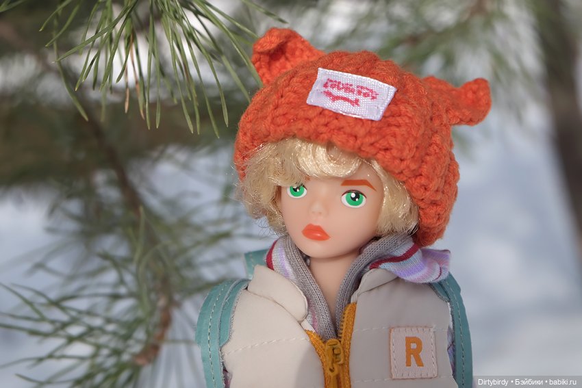 Измеряем февральские сугробы с мини Феликсом