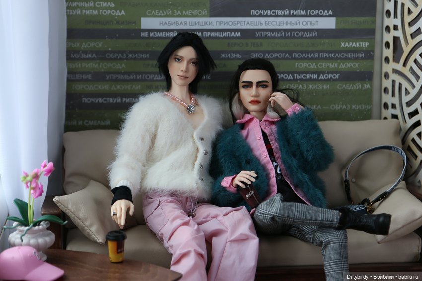 Лучше всего я получаюсь лёжа! Фотосессия в общаге и 20 отжиманий