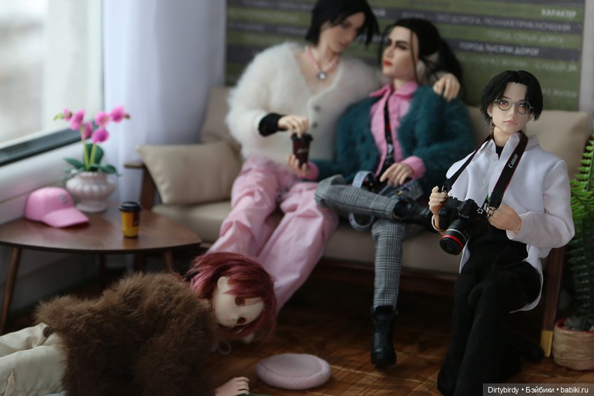 Лучше всего я получаюсь лёжа! Фотосессия в общаге и 20 отжиманий