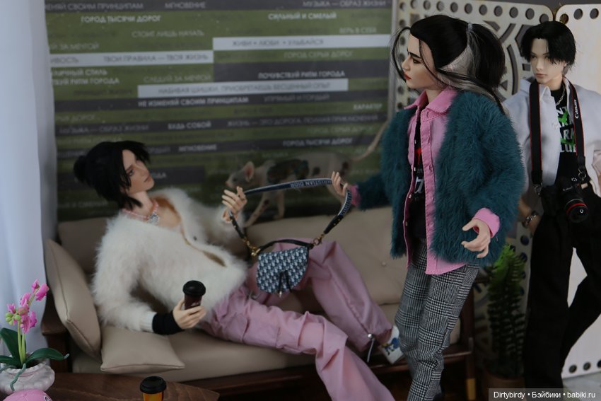 Лучше всего я получаюсь лёжа! Фотосессия в общаге и 20 отжиманий