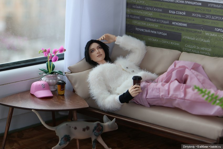 Лучше всего я получаюсь лёжа! Фотосессия в общаге и 20 отжиманий