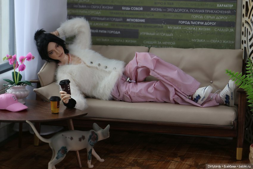 Лучше всего я получаюсь лёжа! Фотосессия в общаге и 20 отжиманий