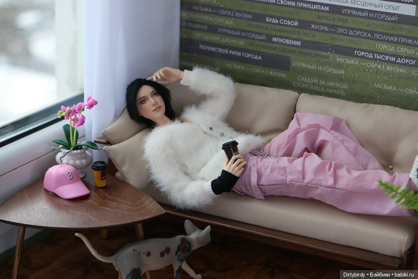 Лучше всего я получаюсь лёжа! Фотосессия в общаге и 20 отжиманий