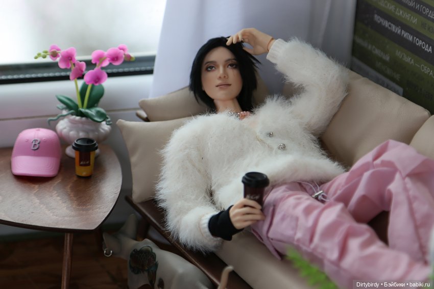 Лучше всего я получаюсь лёжа! Фотосессия в общаге и 20 отжиманий