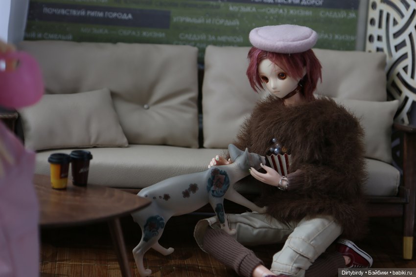 Лучше всего я получаюсь лёжа! Фотосессия в общаге и 20 отжиманий