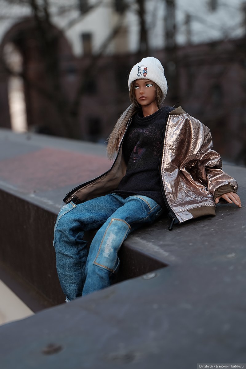 Крутой рэпер и его подштаники. Весенняя прогулка Хюнинкая