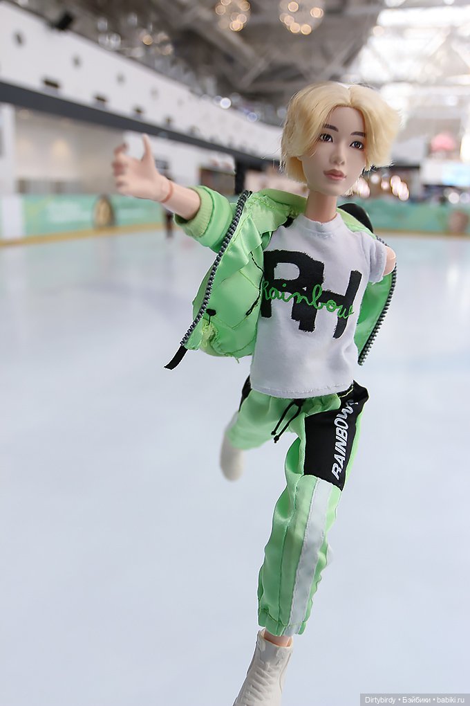 Подборка самых известных аутфитов Феликса Обитсу | Бэйбики Подборка самых известных аутфитов Феликса Обитсу (фото 6)