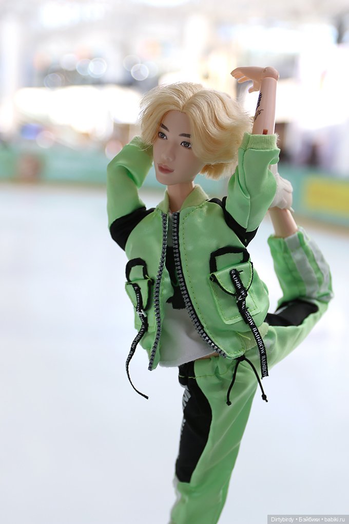 Подборка самых известных аутфитов Феликса Обитсу | Бэйбики Подборка самых известных аутфитов Феликса Обитсу (фото 7)