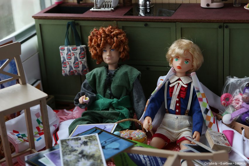 Когда в общаге гости. Распаковка подарков и кукловстреча