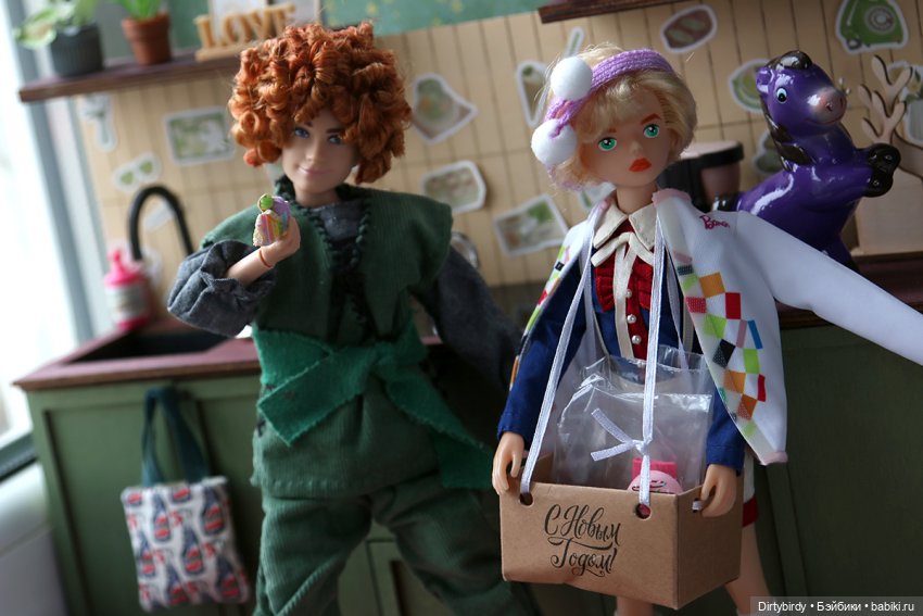 Когда в общаге гости. Распаковка подарков и кукловстреча