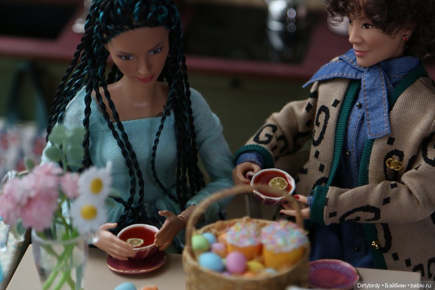 Когда в общаге гости. Распаковка подарков и кукловстреча (фото 8)