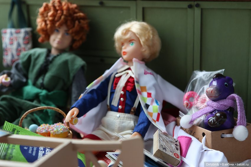 Когда в общаге гости. Распаковка подарков и кукловстреча