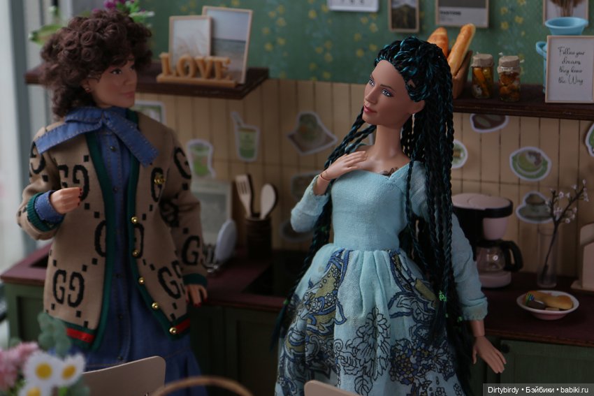 Когда в общаге гости. Распаковка подарков и кукловстреча