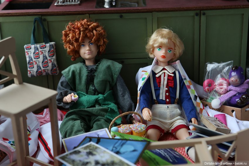 Когда в общаге гости. Распаковка подарков и кукловстреча