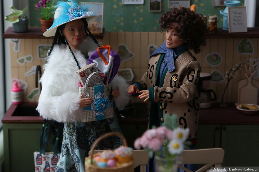 Когда в общаге гости. Распаковка подарков и кукловстреча (фото 3)