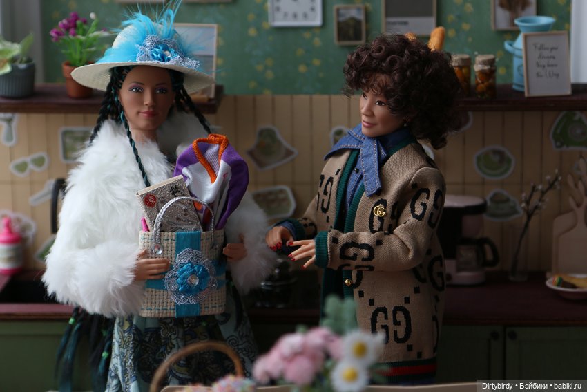 Когда в общаге гости. Распаковка подарков и кукловстреча (фото 4)