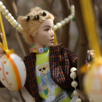 Задумчивые портреты с яйцами