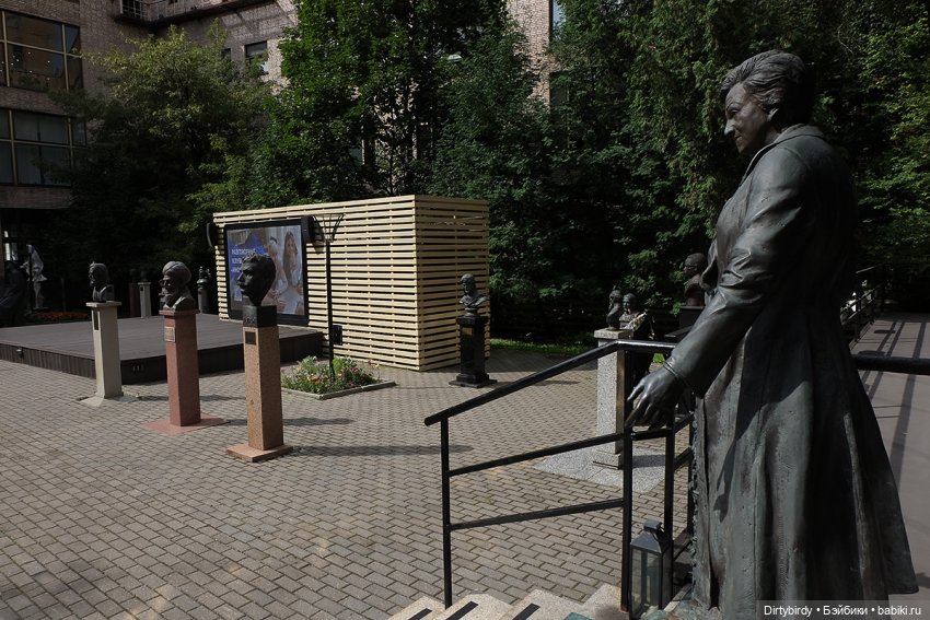 Джексон Ван знакомится с "Иностранкой" (фото 9)