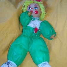 Кто подскажет Клоун или Петрушка?  Какой фабрики?