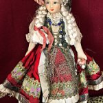 Антикварная кукла в русском? наряде