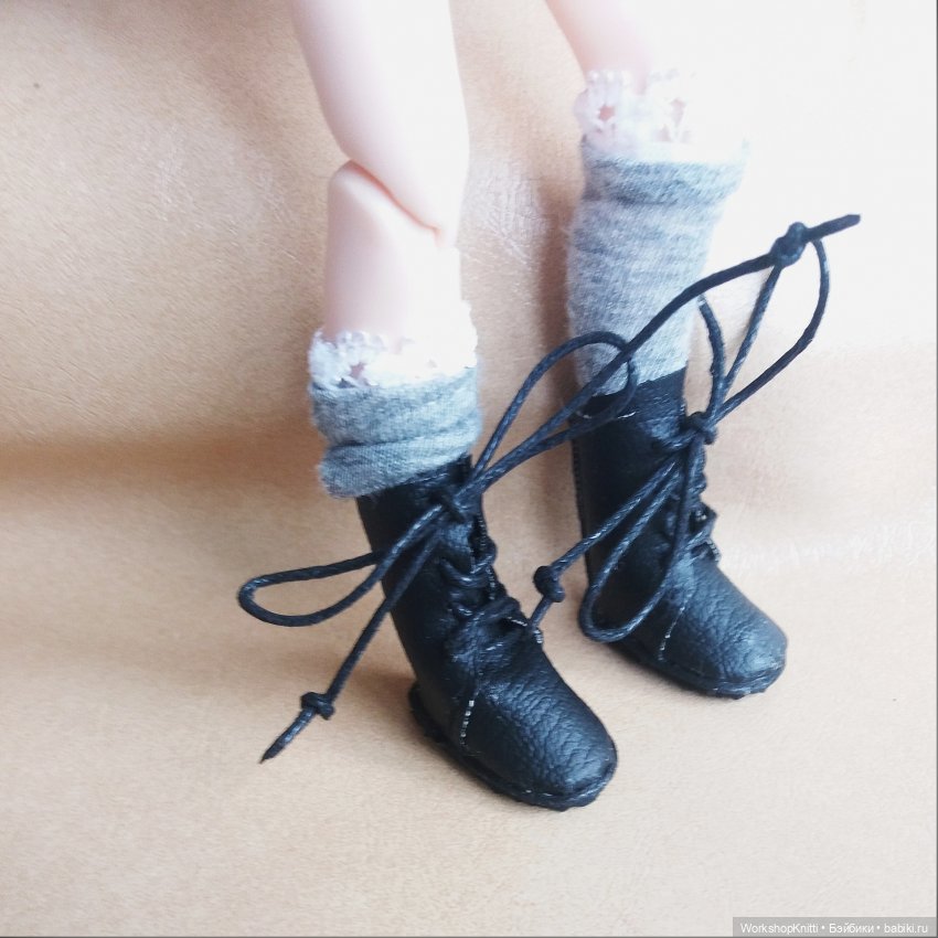 черные ботинки