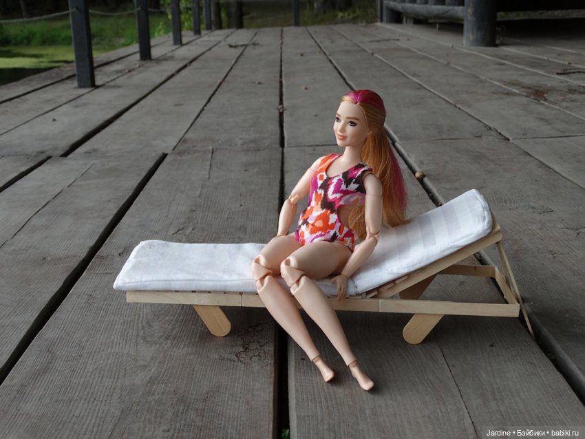 Купальник для Барби пухлю и шезлонг 1:6
