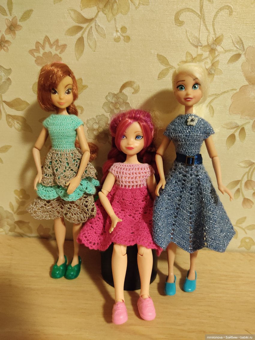 Вязанные платья для куколок-гибридов (фото 2)