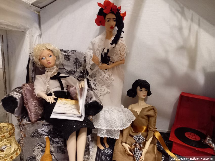 Не ждали — Зарисовки из кукольной жизни: фотоистории