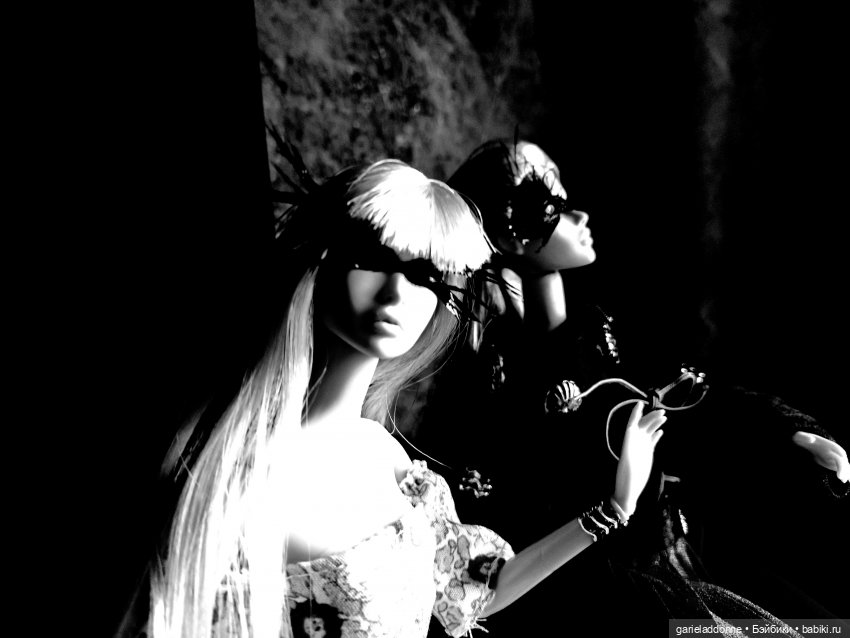 Темное стекло — Кукольные фотоистории и сериалы: комиксы