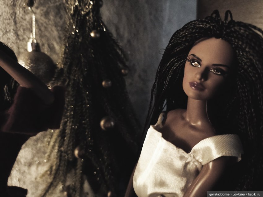 Ужас, рассказанный ночью в кукольном шкафу (фото 6)