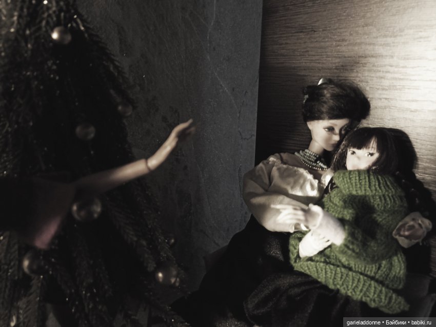 Ужас, рассказанный ночью в кукольном шкафу