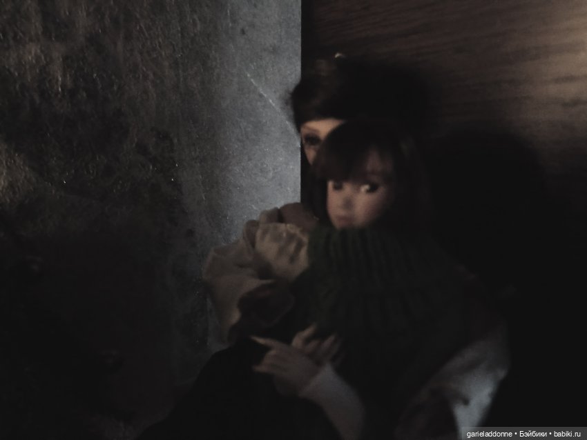 Ужас, рассказанный ночью в кукольном шкафу