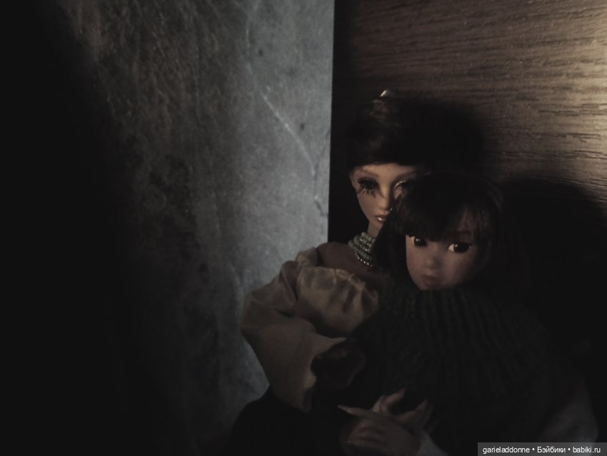 Ужас, рассказанный ночью в кукольном шкафу (фото 9)