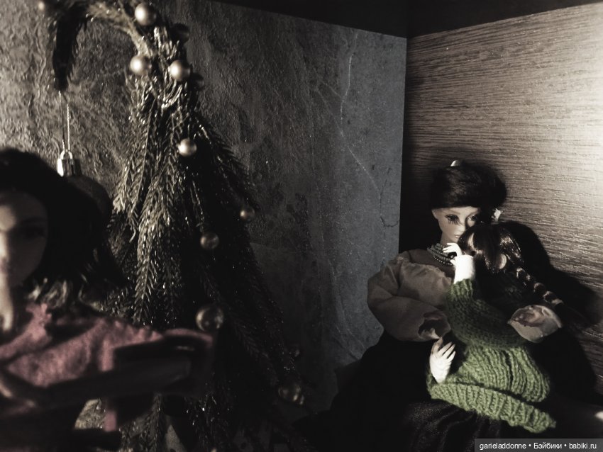 Ужас, рассказанный ночью в кукольном шкафу