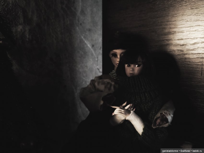 Ужас, рассказанный ночью в кукольном шкафу (фото 7)