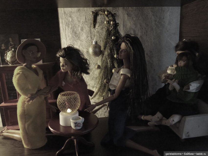 Ужас, рассказанный ночью в кукольном шкафу (фото 4)