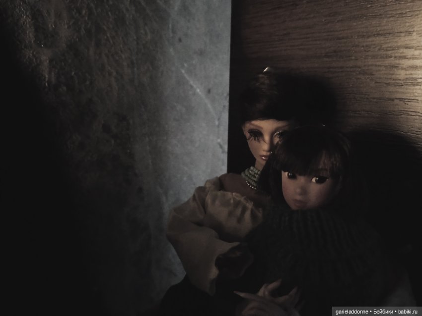 Ужас, рассказанный ночью в кукольном шкафу