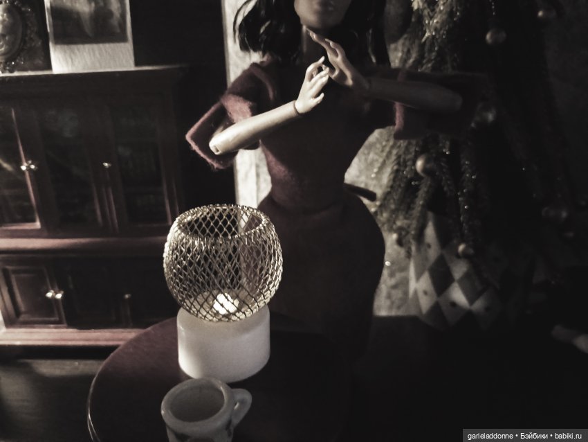 Ужас, рассказанный ночью в кукольном шкафу