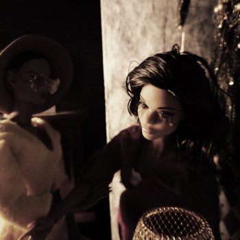 Ужас, рассказанный ночью в кукольном шкафу