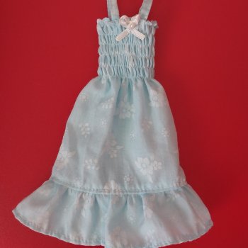 Подробный мастер-класс по пошиву простого, но шикарного на вид платья