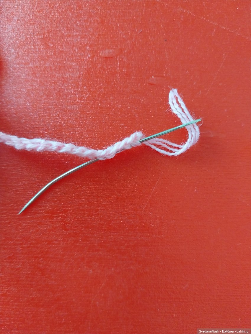 Простое платье для куклы, вязанное крючком (мастер класс)