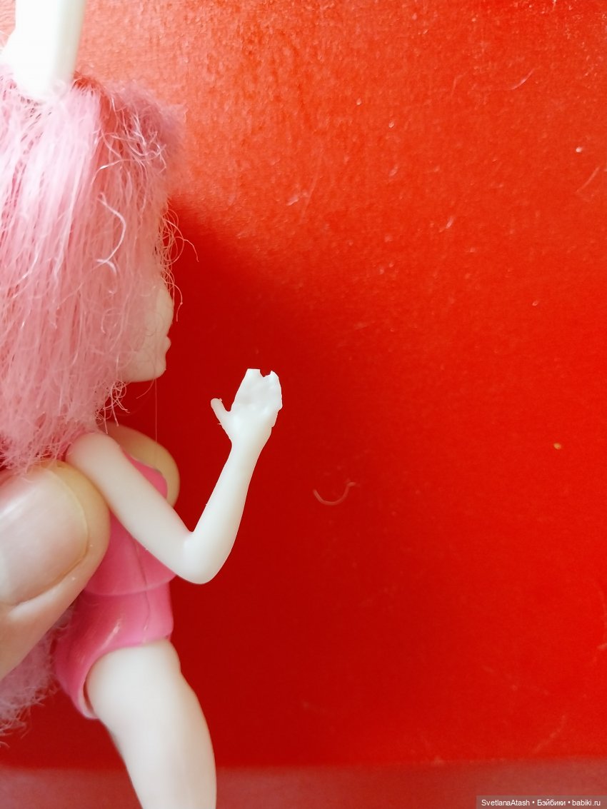 Куклы дочек подруги приходили лечиться + выкройка брюк и безрукавной блузки на куклу Hasbro Super girls