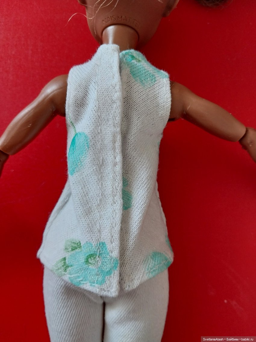 Куклы дочек подруги приходили лечиться + выкройка брюк и безрукавной блузки на куклу Hasbro Super girls